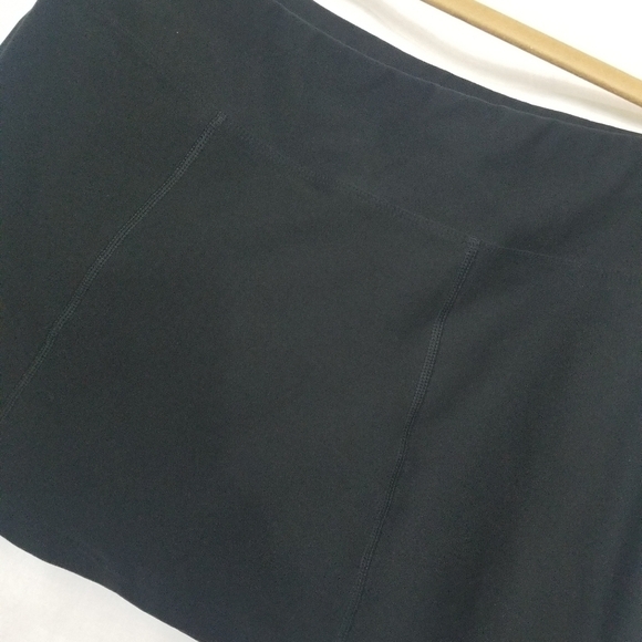 Lucy Tech Sport Skirt - Picture 4 of 6